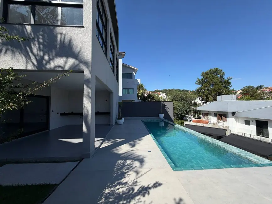 Casa com 4 quartos à venda, 437m2 em Santana De Parnaiba - SP - imagem 3 Foto 3 de Casa com 4 quartos à venda, 437m2 em Santana De Parnaiba - SP