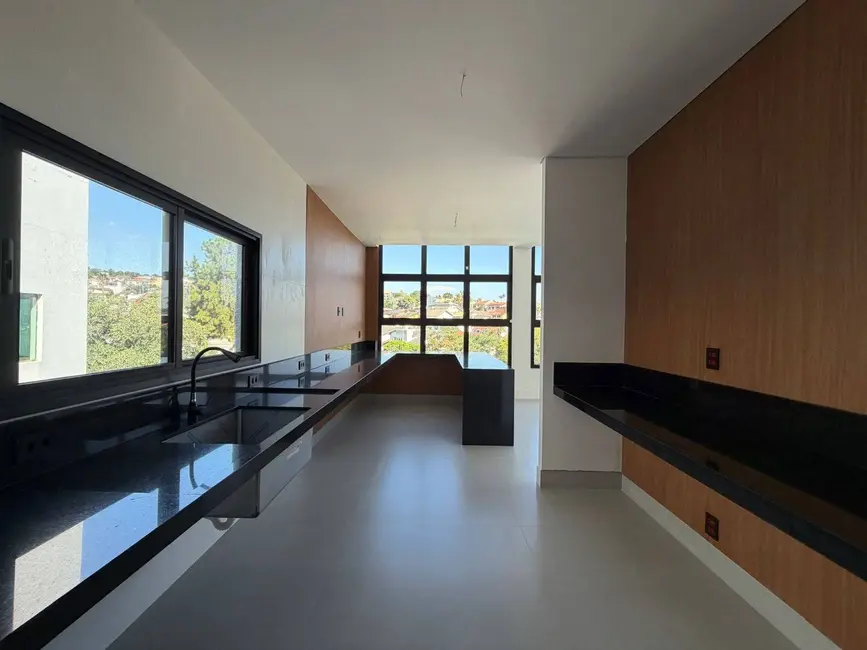 Casa com 4 quartos à venda, 437m2 em Santana De Parnaiba - SP - imagem 5 Foto 5 de Casa com 4 quartos à venda, 437m2 em Santana De Parnaiba - SP