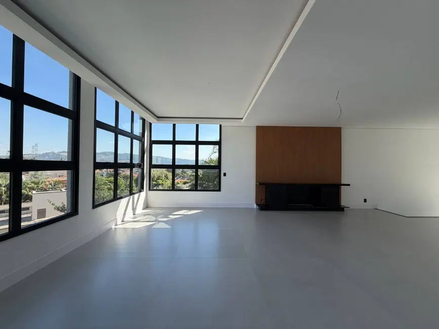 Casa com 4 quartos à venda, 437m2 em Santana De Parnaiba - SP - imagem 9 Foto 9 de Casa com 4 quartos à venda, 437m2 em Santana De Parnaiba - SP