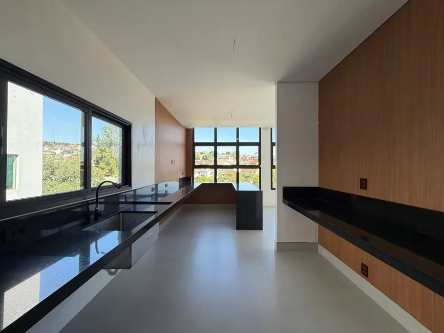 Casa com 4 quartos à venda, 437m2 em Santana De Parnaiba - SP - imagem 4 Foto 4 de Casa com 4 quartos à venda, 437m2 em Santana De Parnaiba - SP