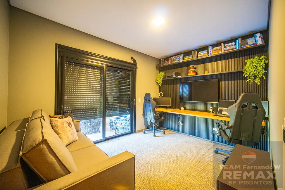 Foto 4 de Casa com 4 quartos à venda, 960m2 em Chácara das Paineiras, Carapicuiba - SP