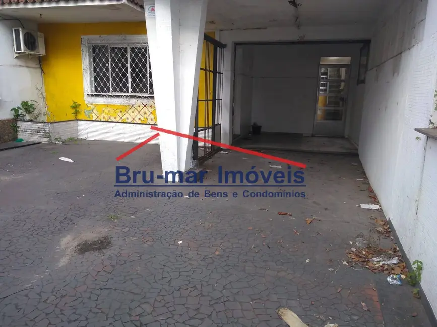Foto 2 de Sobrado com 3 quartos à venda, 150m2 em Embaré, Santos - SP