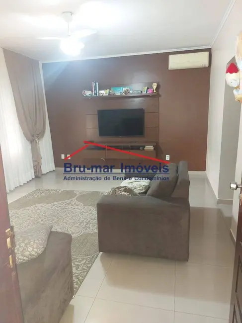 Casa com 3 quartos à venda, 280m2 em Esplanada dos Barreiros, Sao Vicente - SP - imagem 3 Foto 3 de Casa com 3 quartos à venda, 280m2 em Esplanada dos Barreiros, Sao Vicente - SP