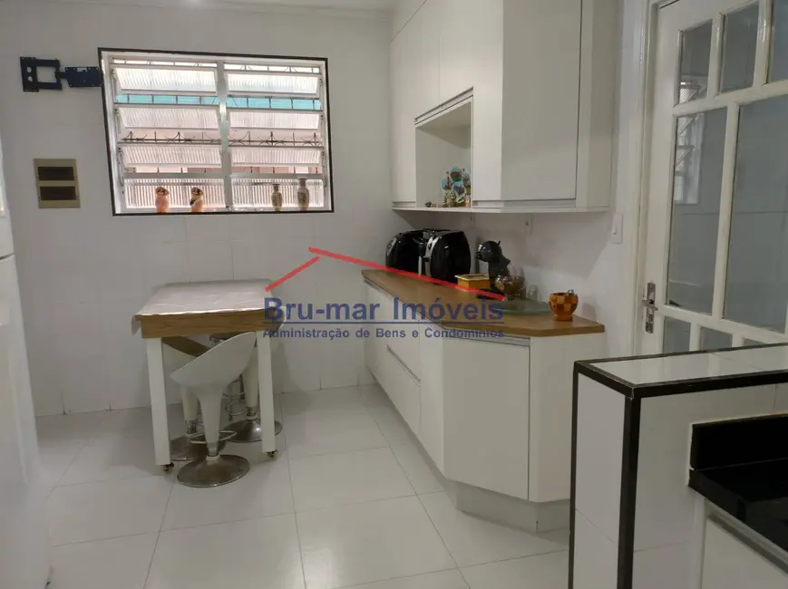 Sobrado com 3 quartos à venda, 167m2 em Boqueirão, Santos - SP - imagem 2 Foto 2 de Sobrado com 3 quartos à venda, 167m2 em Boqueirão, Santos - SP