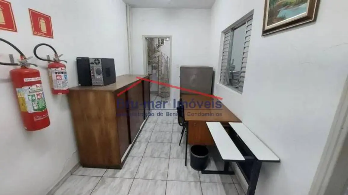 Foto 3 de Sobrado com 3 quartos à venda, 180m2 em Vila Mathias, Santos - SP