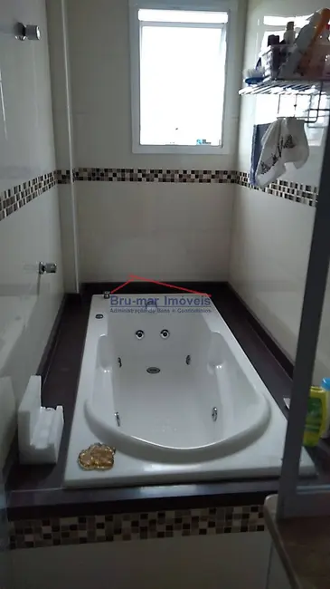 Sobrado com 3 quartos à venda, 210m2 em Centro, Sao Vicente - SP - imagem 8 Foto 8 de Sobrado com 3 quartos à venda, 210m2 em Centro, Sao Vicente - SP