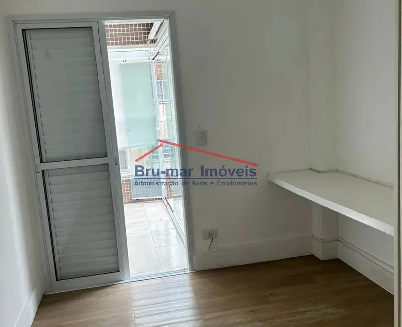 Apartamento com 2 quartos à venda, 110m2 em Gonzaga, Santos - SP - imagem 8 Foto 8 de Apartamento com 2 quartos à venda, 110m2 em Gonzaga, Santos - SP