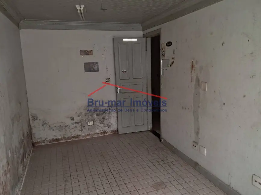 Sobrado com 2 quartos à venda, 150m2 em Vila Mathias, Santos - SP - imagem 3 Foto 3 de Sobrado com 2 quartos à venda, 150m2 em Vila Mathias, Santos - SP