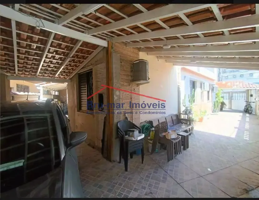 Casa com 3 quartos à venda, 114m2 em Encruzilhada, Santos - SP - imagem 9 Foto 9 de Casa com 3 quartos à venda, 114m2 em Encruzilhada, Santos - SP