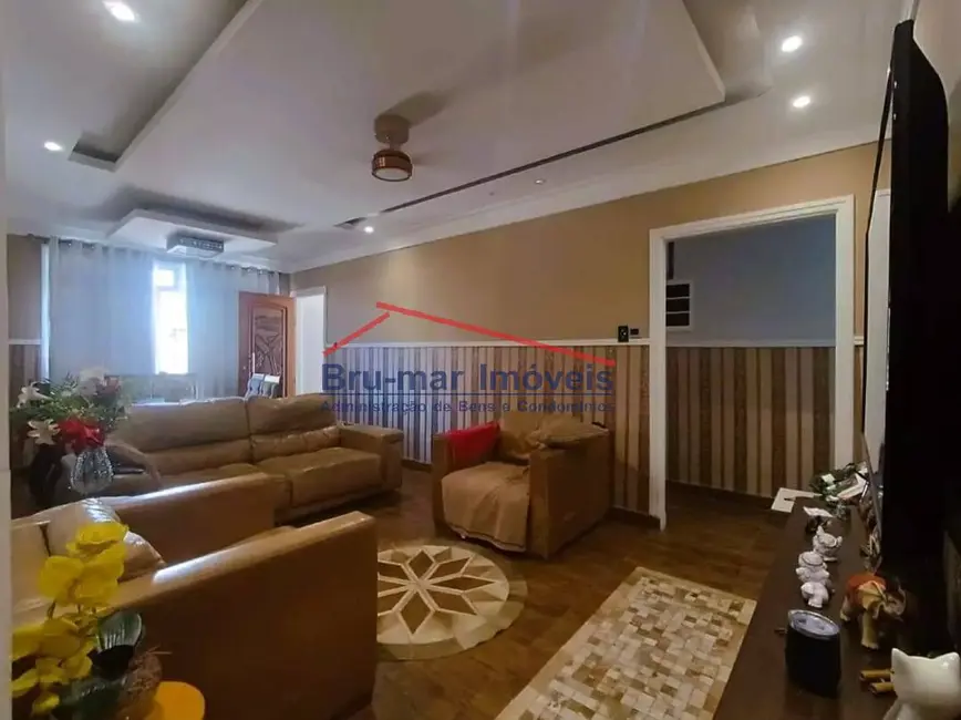 Casa com 3 quartos à venda, 114m2 em Encruzilhada, Santos - SP - imagem 5 Foto 5 de Casa com 3 quartos à venda, 114m2 em Encruzilhada, Santos - SP