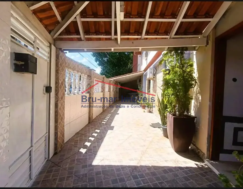 Casa com 3 quartos à venda, 114m2 em Encruzilhada, Santos - SP - imagem 6 Foto 6 de Casa com 3 quartos à venda, 114m2 em Encruzilhada, Santos - SP