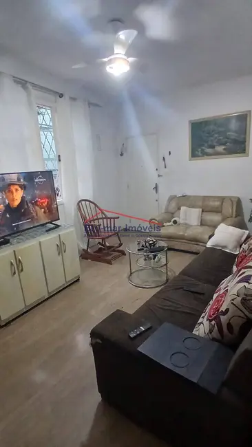 Casa com 3 quartos à venda, 90m2 em Encruzilhada, Santos - SP - imagem 2 Foto 2 de Casa com 3 quartos à venda, 90m2 em Encruzilhada, Santos - SP