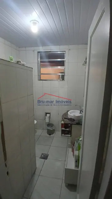 Casa com 3 quartos à venda, 90m2 em Encruzilhada, Santos - SP - imagem 9 Foto 9 de Casa com 3 quartos à venda, 90m2 em Encruzilhada, Santos - SP