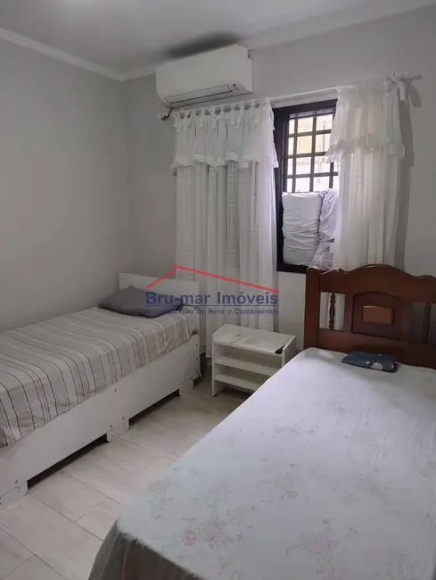 Casa com 2 quartos à venda, 75m2 em Marapé, Santos - SP - imagem 3 Foto 3 de Casa com 2 quartos à venda, 75m2 em Marapé, Santos - SP