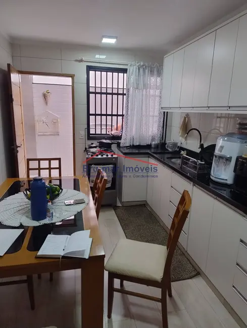 Casa com 2 quartos à venda, 75m2 em Marapé, Santos - SP - imagem 8 Foto 8 de Casa com 2 quartos à venda, 75m2 em Marapé, Santos - SP