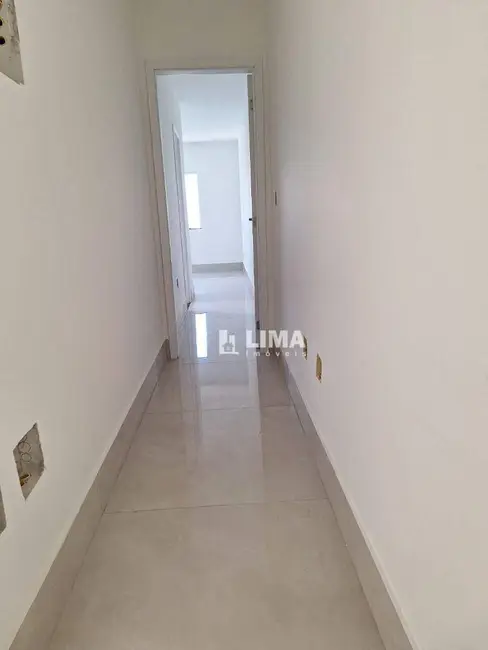 Casa com 3 quartos à venda, 200m2 em Jardim Bela Vista, Rio Das Ostras - RJ - imagem 6 Foto 6 de Casa com 3 quartos à venda, 200m2 em Jardim Bela Vista, Rio Das Ostras - RJ