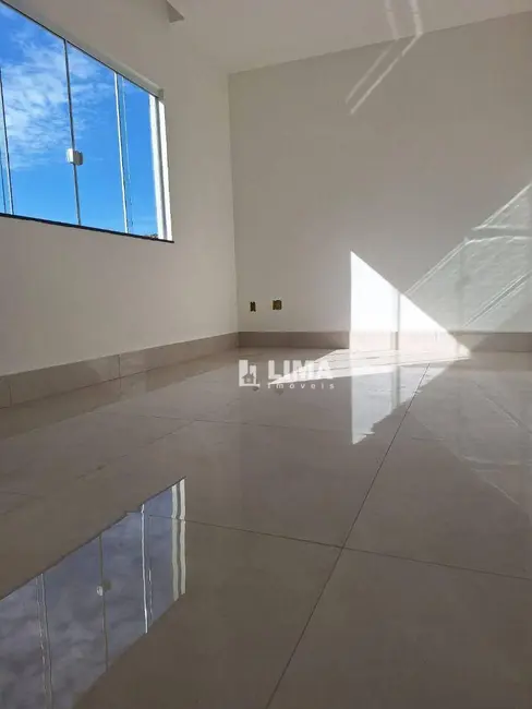 Casa com 3 quartos à venda, 200m2 em Jardim Bela Vista, Rio Das Ostras - RJ - imagem 7 Foto 7 de Casa com 3 quartos à venda, 200m2 em Jardim Bela Vista, Rio Das Ostras - RJ