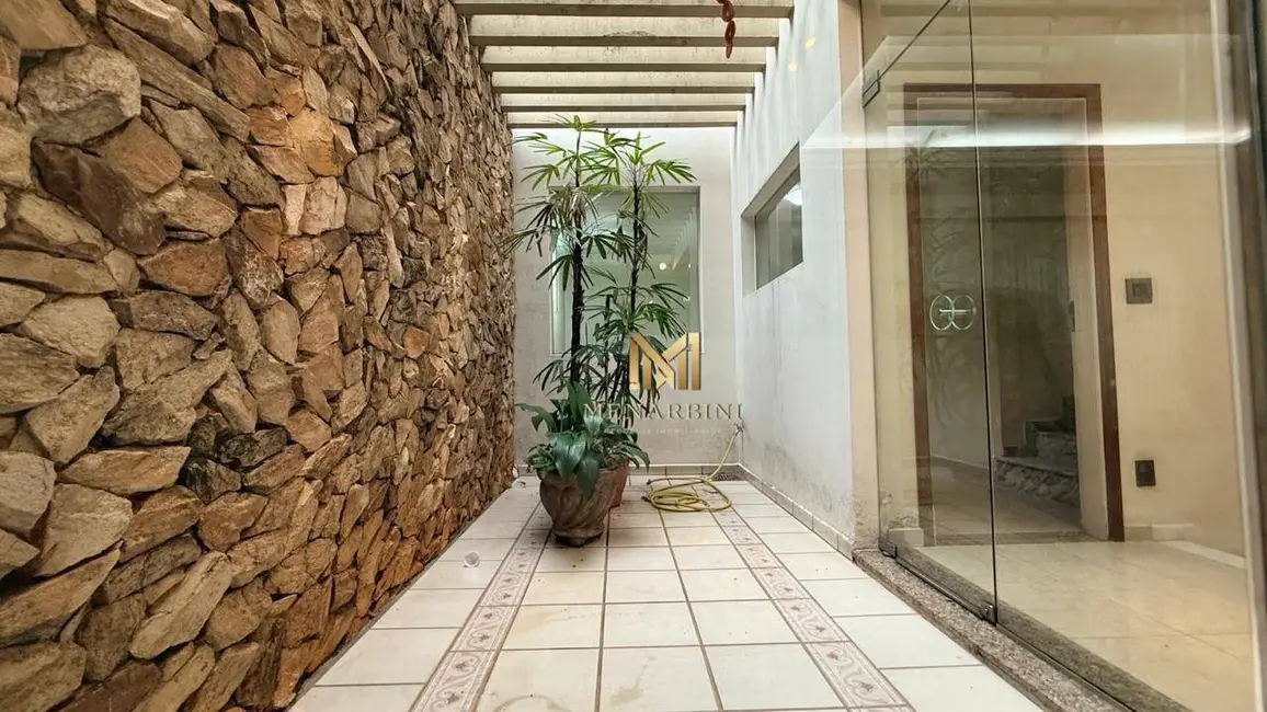 Casa com 4 quartos à venda, 400m2 em Jardim, Santo Andre - SP - imagem 4 Foto 4 de Casa com 4 quartos à venda, 400m2 em Jardim, Santo Andre - SP