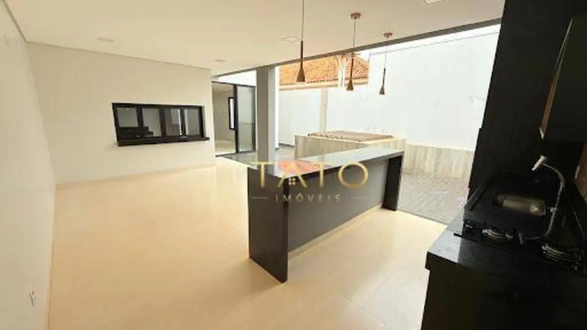 Foto 4 de Sobrado com 3 quartos à venda, 300m2 em Centro, Ituiutaba - MG