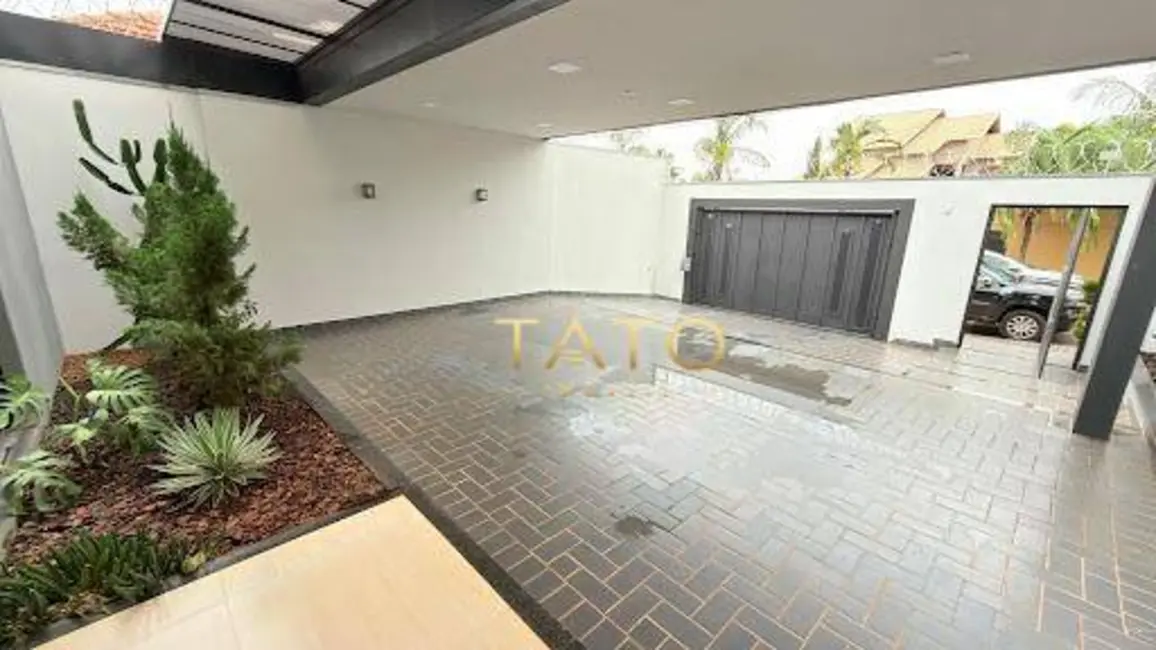 Foto 3 de Sobrado com 3 quartos à venda, 300m2 em Centro, Ituiutaba - MG