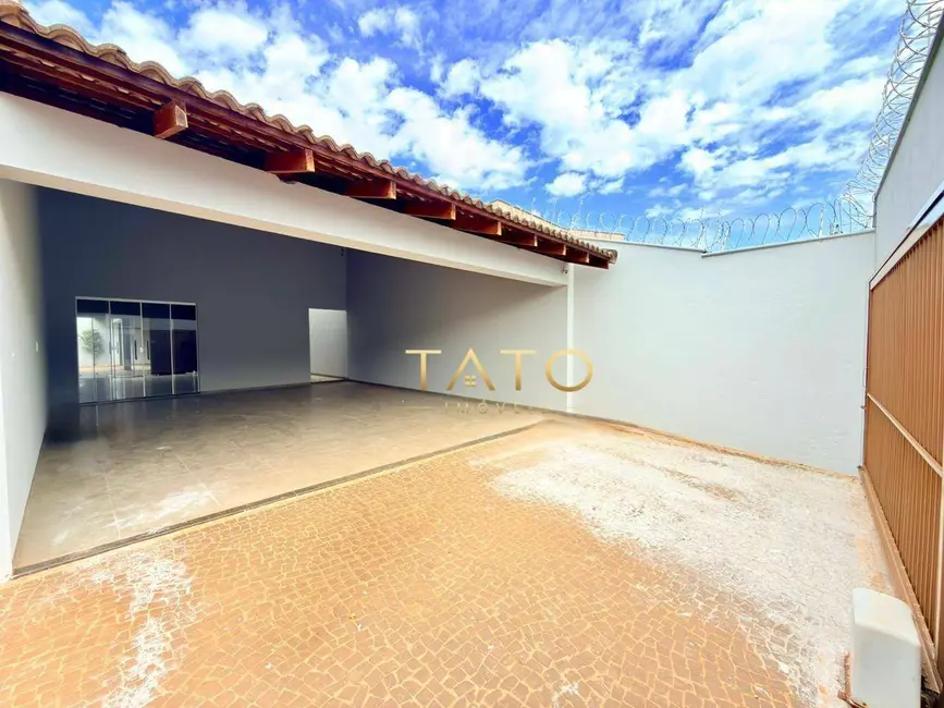 Foto 2 de Casa com 3 quartos à venda, 300m2 em Residencial Drummond, Ituiutaba - MG