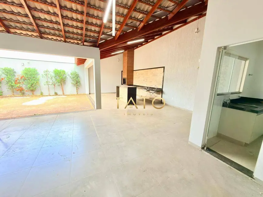Foto 4 de Casa com 3 quartos à venda, 300m2 em Residencial Drummond, Ituiutaba - MG