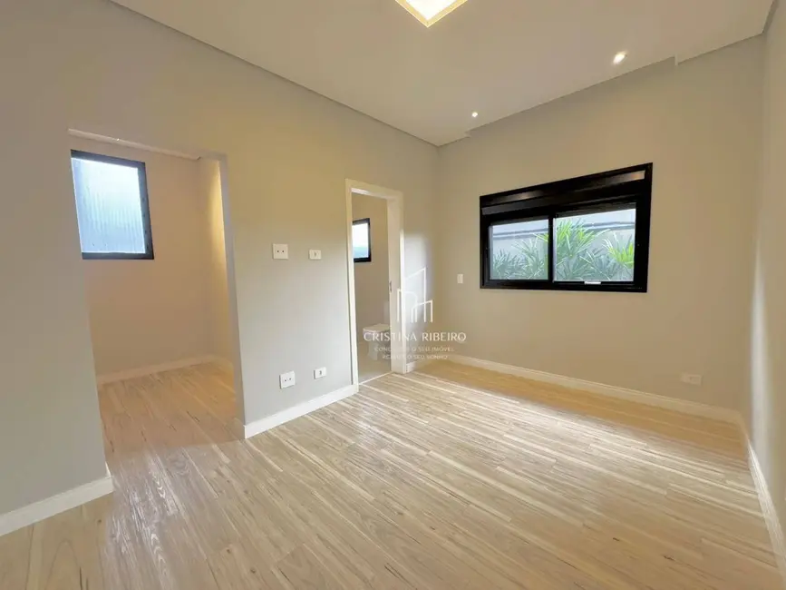 Casa de Condomínio com 3 quartos à venda, 300m2 em Cacapava - SP - imagem 9 Foto 9 de Casa de Condomínio com 3 quartos à venda, 300m2 em Cacapava - SP