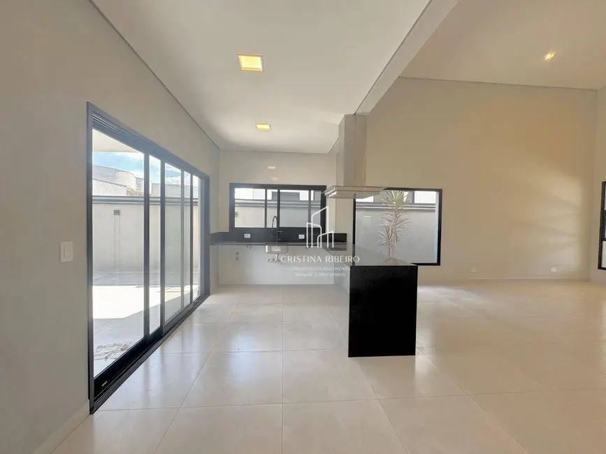 Casa de Condomínio com 3 quartos à venda, 300m2 em Cacapava - SP - imagem 4 Foto 4 de Casa de Condomínio com 3 quartos à venda, 300m2 em Cacapava - SP