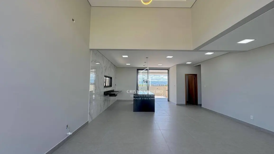 Casa de Condomínio com 3 quartos à venda, 360m2 em Parque Residencial Maria Elmira, Cacapava - SP - imagem 2 Foto 2 de Casa de Condomínio com 3 quartos à venda, 360m2 em Parque Residencial Maria Elmira, Cacapava - SP