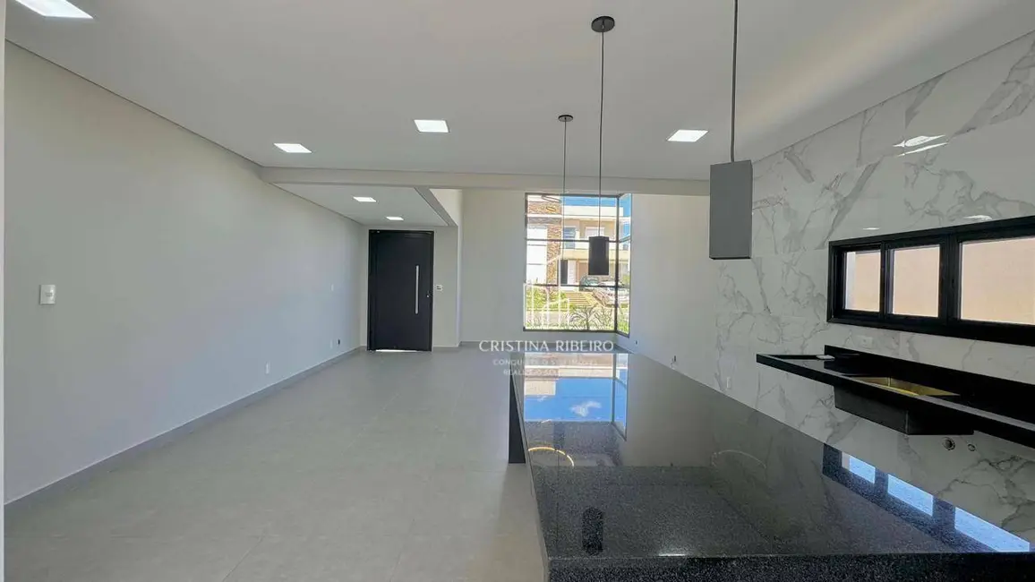Casa de Condomínio com 3 quartos à venda, 360m2 em Parque Residencial Maria Elmira, Cacapava - SP - imagem 4 Foto 4 de Casa de Condomínio com 3 quartos à venda, 360m2 em Parque Residencial Maria Elmira, Cacapava - SP