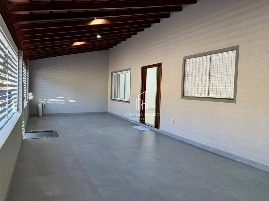 Foto 2 de Casa com 3 quartos à venda, 204m2 em Jardim Julieta, Cacapava - SP