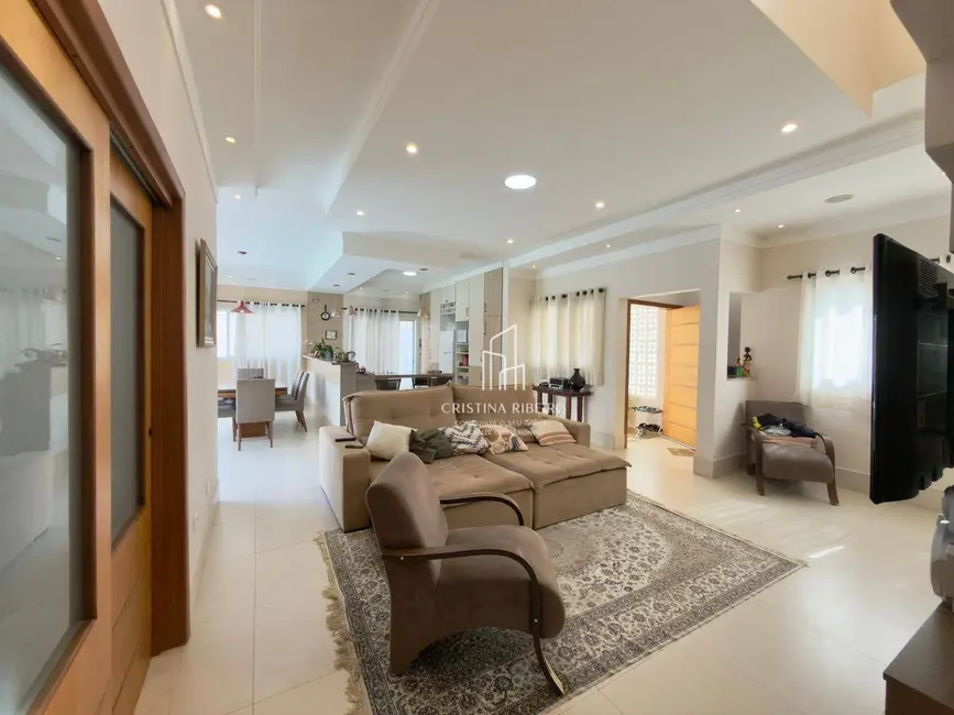 Foto 4 de Sobrado com 3 quartos à venda, 540m2 em Taubate - SP