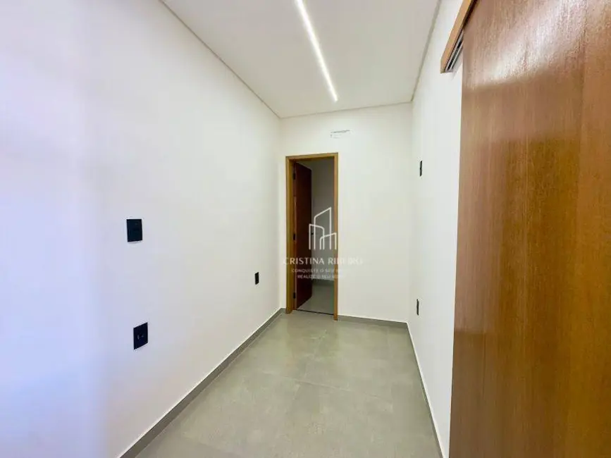 Foto 4 de Casa de Condomínio com 3 quartos à venda, 250m2 em Cacapava - SP