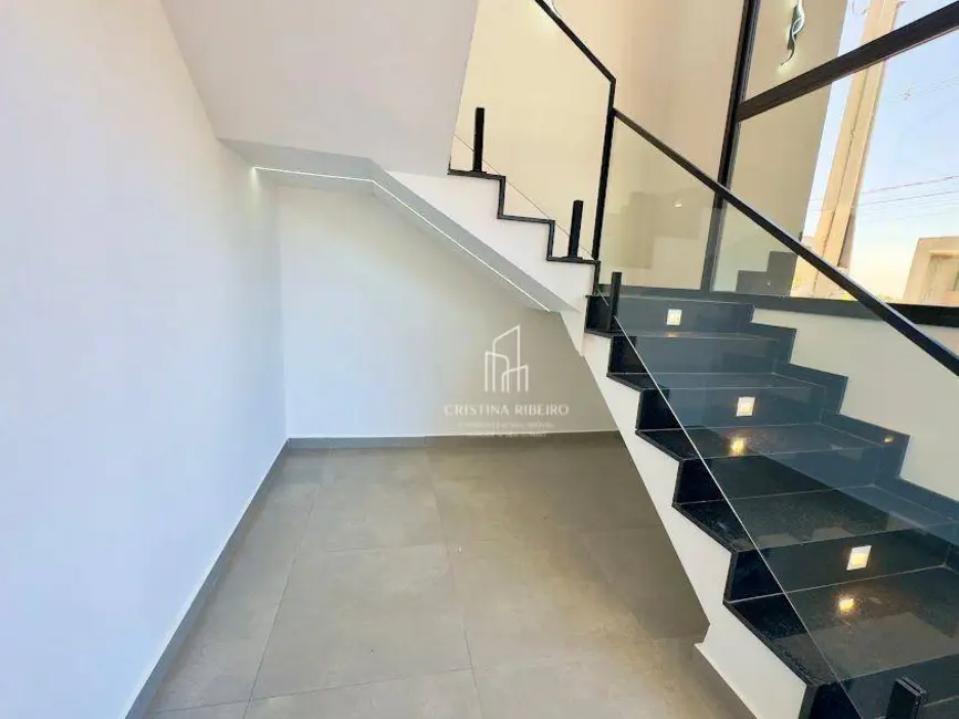 Foto 2 de Casa de Condomínio com 3 quartos à venda, 250m2 em Cacapava - SP