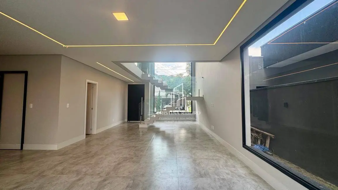 Foto 3 de Sobrado com 3 quartos à venda, 444m2 em Cacapava - SP