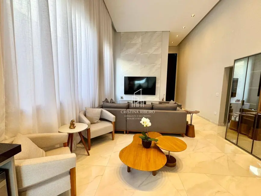 Foto 3 de Casa de Condomínio com 3 quartos à venda, 300m2 em Parque Residencial Maria Elmira, Cacapava - SP