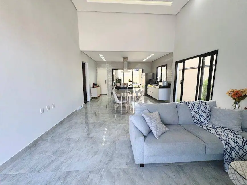 Foto 2 de Casa de Condomínio com 3 quartos à venda, 300m2 em Bairro do Grama, Cacapava - SP