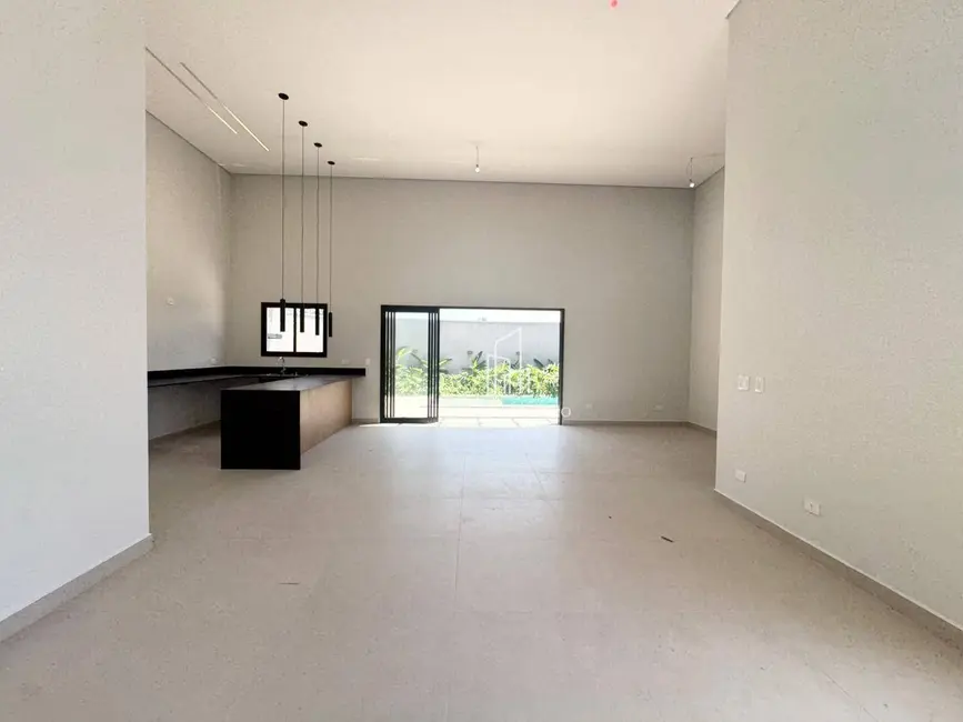 Casa de Condomínio com 3 quartos à venda, 444m2 em Cacapava - SP - imagem 3 Foto 3 de Casa de Condomínio com 3 quartos à venda, 444m2 em Cacapava - SP