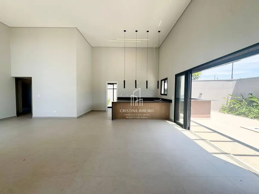 Casa de Condomínio com 3 quartos à venda, 444m2 em Cacapava - SP - imagem 2 Foto 2 de Casa de Condomínio com 3 quartos à venda, 444m2 em Cacapava - SP
