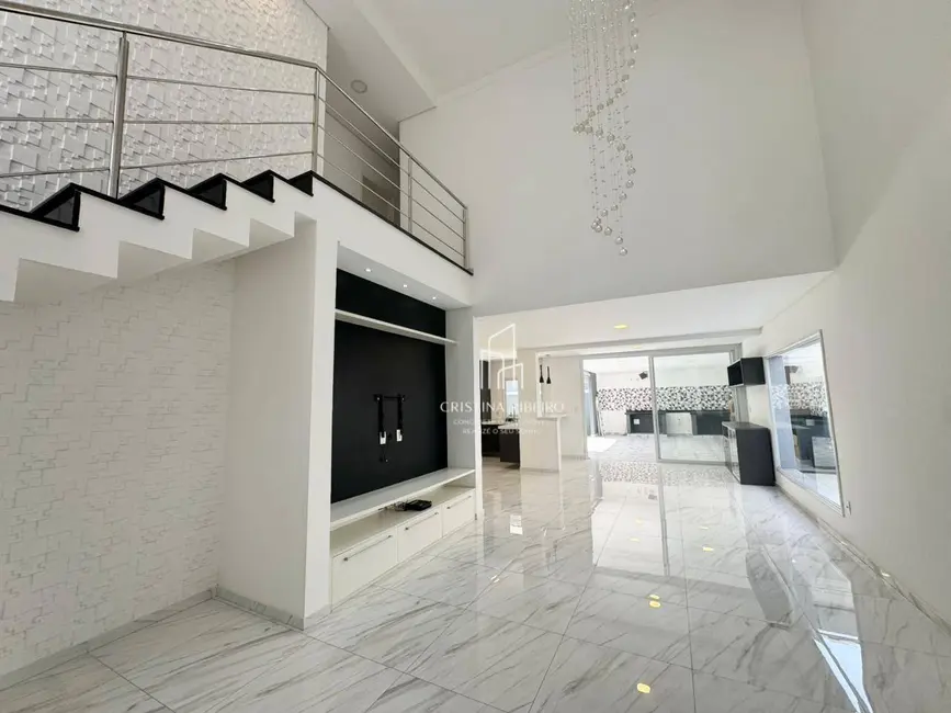 Foto 2 de Sobrado com 4 quartos à venda, 300m2 em Cacapava - SP