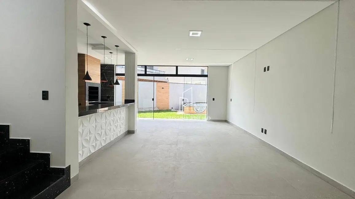 Foto 3 de Casa de Condomínio com 3 quartos à venda, 250m2 em Cacapava - SP