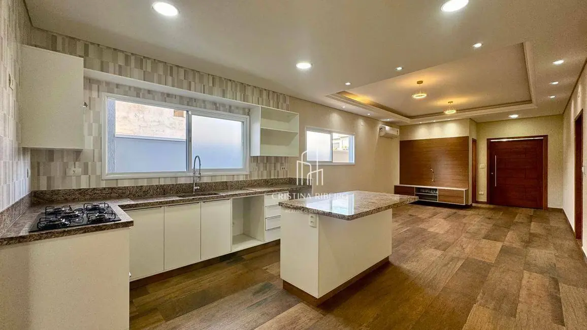 Casa de Condomínio com 3 quartos à venda, 300m2 em Parque Senhor do Bonfim, Taubate - SP - imagem 3 Foto 3 de Casa de Condomínio com 3 quartos à venda, 300m2 em Parque Senhor do Bonfim, Taubate - SP