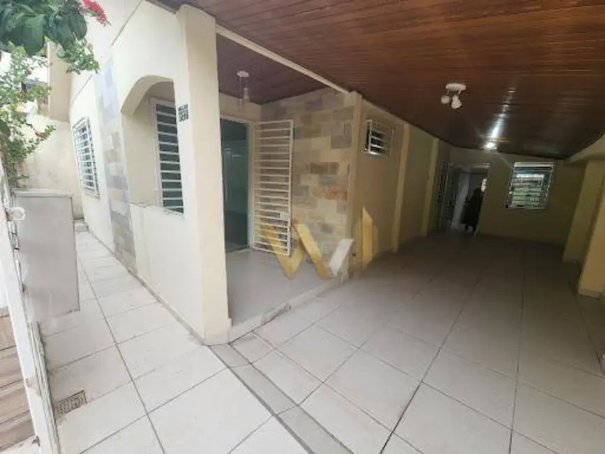 Casa com 4 quartos à venda, 360m2 em Dom Pedro I, Manaus - AM - imagem 1 Foto 1 de Casa com 4 quartos à venda, 360m2 em Dom Pedro I, Manaus - AM