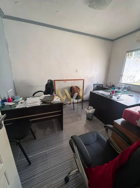 Foto 2 de Casa com 3 quartos à venda, 300m2 em Redenção, Manaus - AM