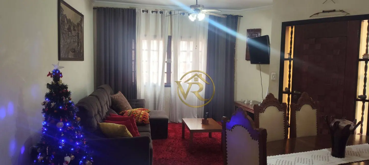 Sobrado com 3 quartos à venda, 222m2 em Vila Augusta, Guarulhos - SP - imagem 1 Foto 1 de Sobrado com 3 quartos à venda, 222m2 em Vila Augusta, Guarulhos - SP