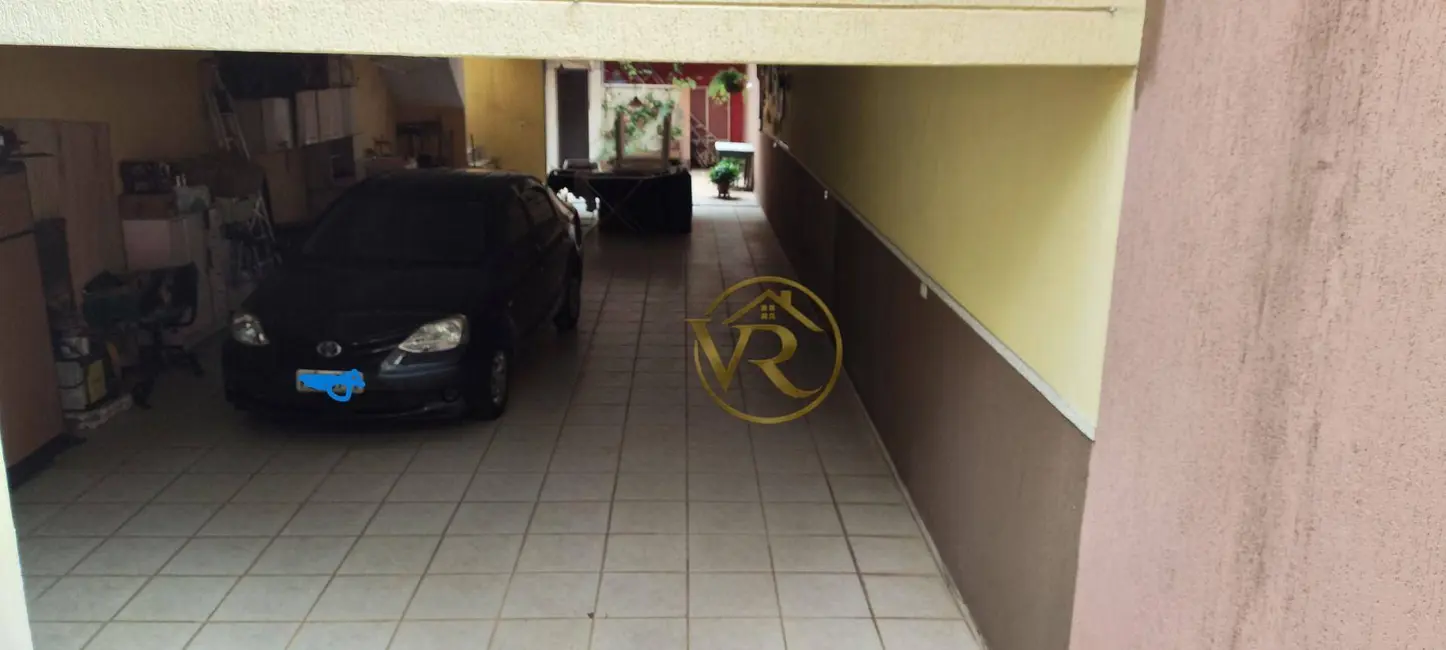 Sobrado com 3 quartos à venda, 222m2 em Vila Augusta, Guarulhos - SP - imagem 5 Foto 5 de Sobrado com 3 quartos à venda, 222m2 em Vila Augusta, Guarulhos - SP