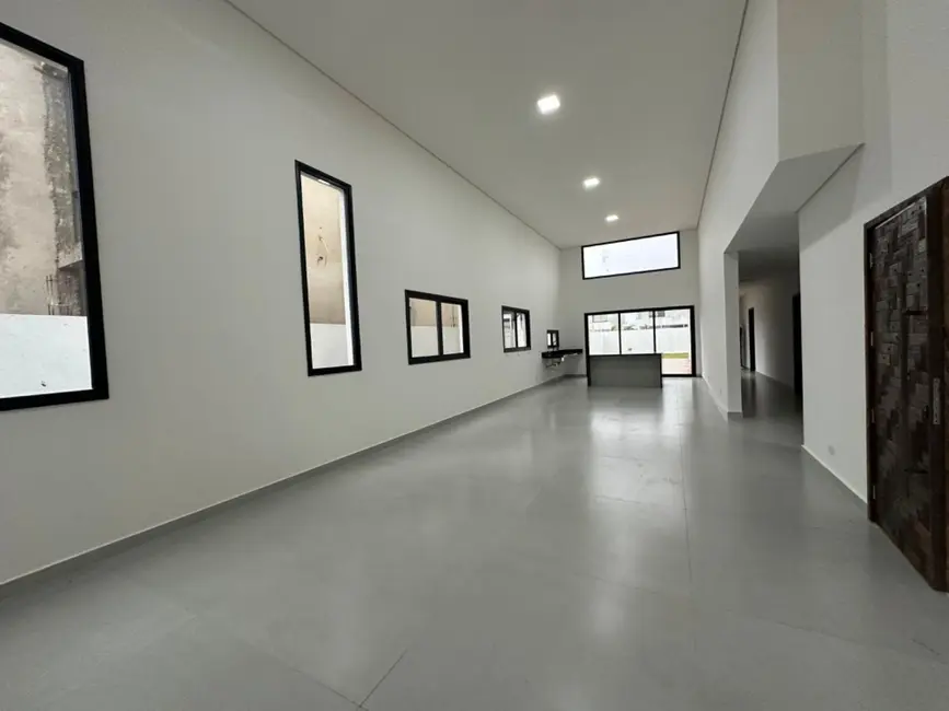 Casa de Condomínio com 3 quartos à venda, 500m2 em Vargem Grande Paulista - SP - imagem 3 Foto 3 de Casa de Condomínio com 3 quartos à venda, 500m2 em Vargem Grande Paulista - SP