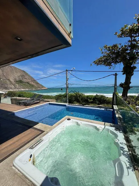 Foto 3 de Casa com 4 quartos à venda, 620m2 em Itacoatiara, Niteroi - RJ