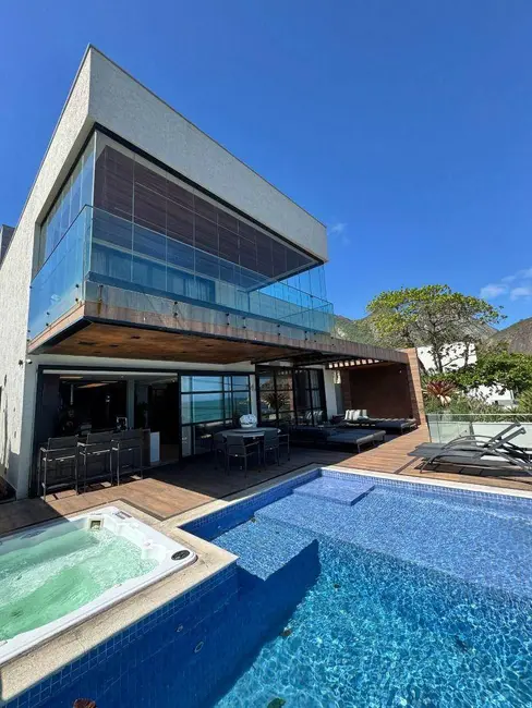 Foto 1 de Casa com 4 quartos à venda, 620m2 em Itacoatiara, Niteroi - RJ