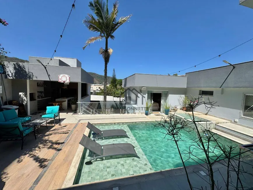 Casa com 4 quartos à venda, 800m2 em São Francisco, Niteroi - RJ - imagem 5 Foto 5 de Casa com 4 quartos à venda, 800m2 em São Francisco, Niteroi - RJ